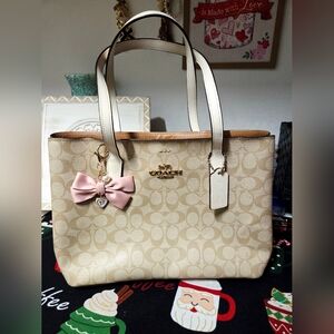Coach Signature Beige Tote Bag